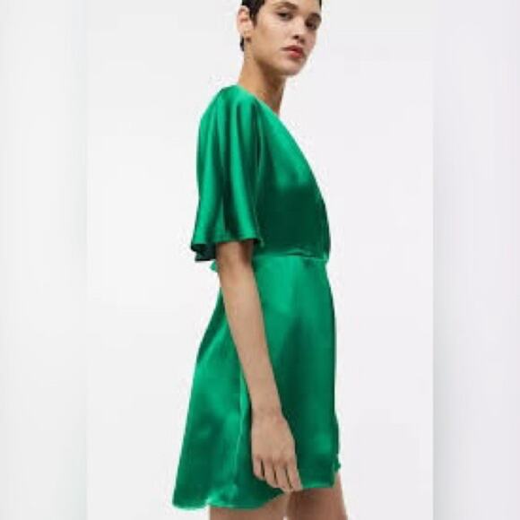 H&M Satin Wrap Dress Small NWT - Picture 2 of 9